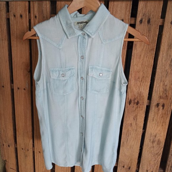 Tramp Tops - Airy chambray top/vest with pearl snaps  S/M